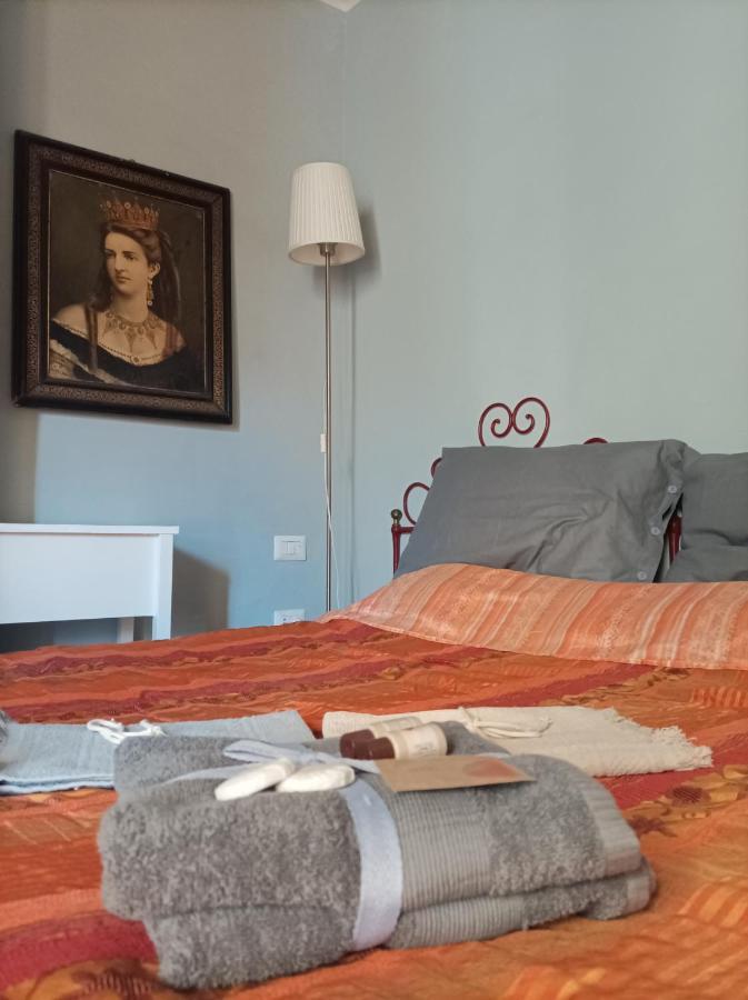 Saint Mary Magdalene Appartement Acqui Terme Buitenkant foto